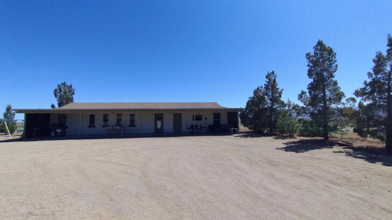 Falcon Cottage Pahrump Exterior photo